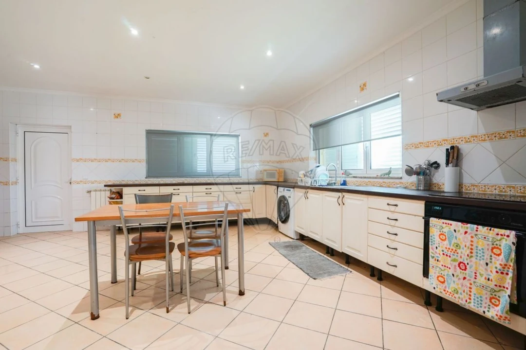 Moradia T4 para Venda em Calvos e Frades Foto 20