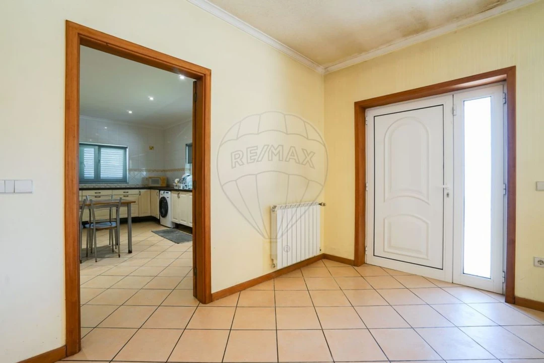 Moradia T4 para Venda em Calvos e Frades Foto 23