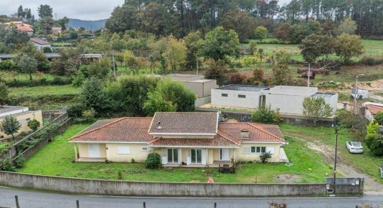 Moradia T4 para Venda em Calvos e Frades Foto 25