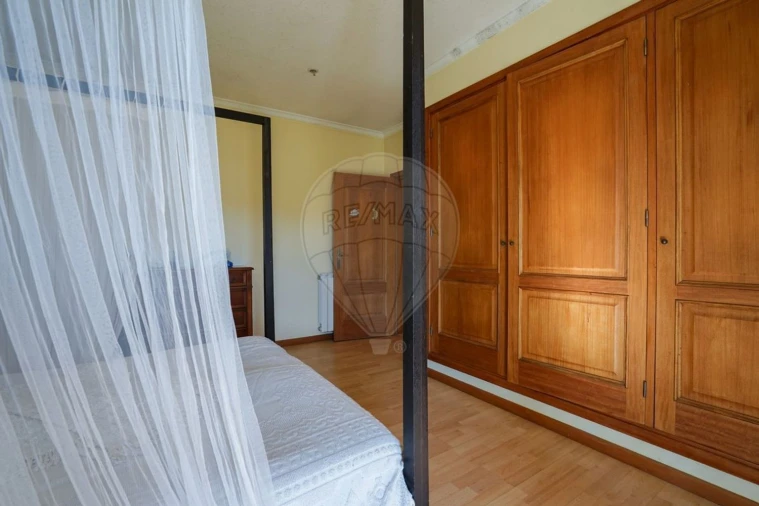 Moradia T4 para Venda em Calvos e Frades Foto 14