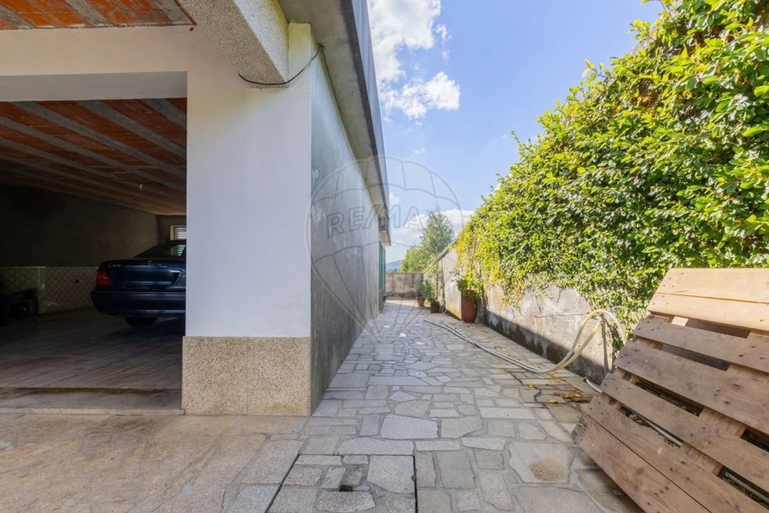 Moradia T5 para Venda em Eiriz Foto 17