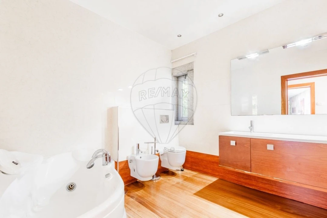 Moradia T5 para Venda em Eiriz Foto 23