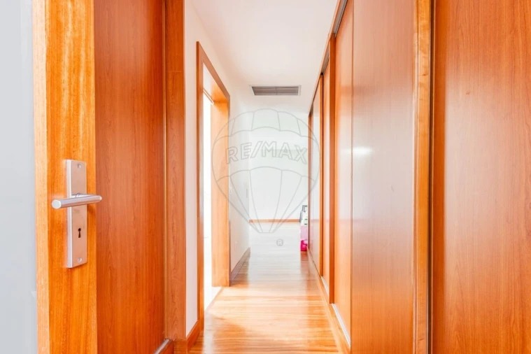 Moradia T5 para Venda em Eiriz Foto 30