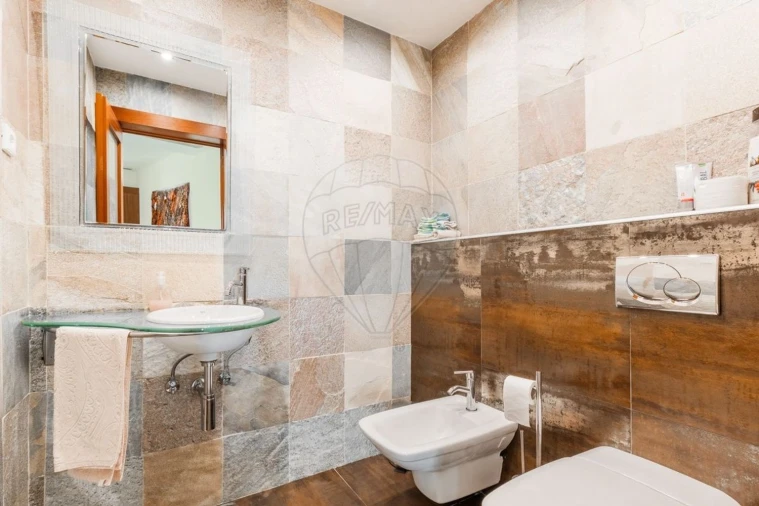 Moradia T5 para Venda em Eiriz Foto 34