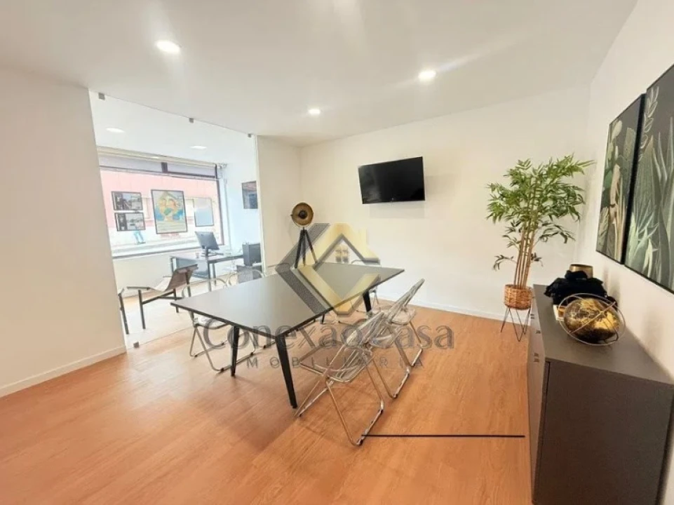 Negócio para Arrendamento em Mafamude e Vilar do Paraíso Foto 2