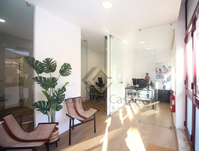 Negócio para Arrendamento em Mafamude e Vilar do Paraíso Foto 1