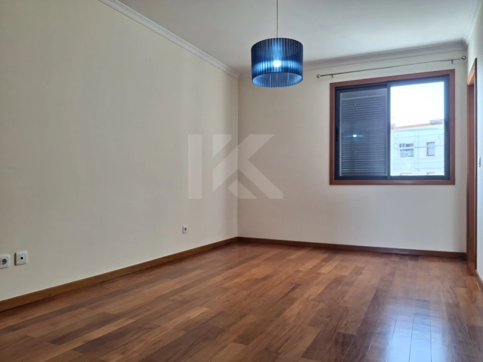 Apartamento T3 para Arrendamento em Camara de Lobos Foto 15