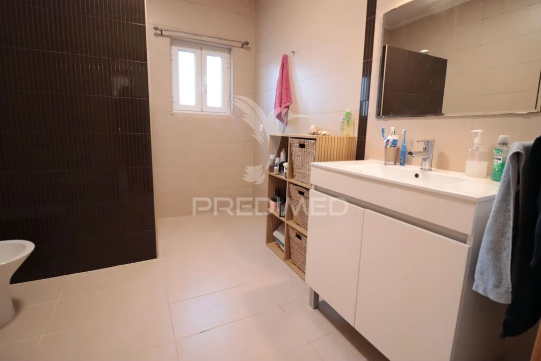 Moradia T4 para Venda em Pontevel Foto 16