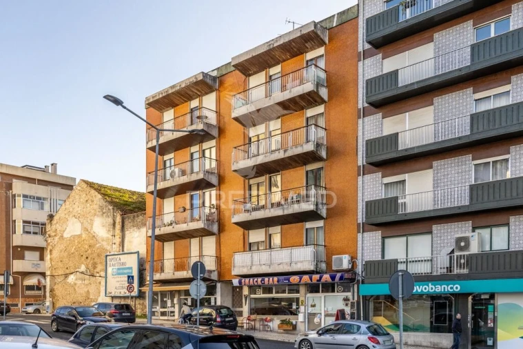 Apartamento T3 para Venda em Aljubarrota Foto 1