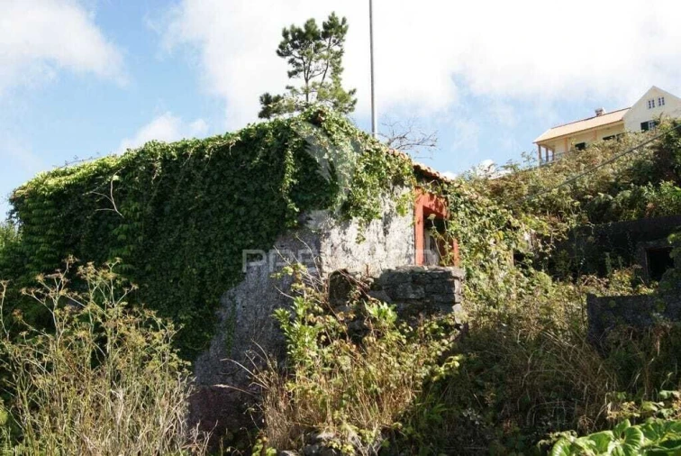 Moradia T2 para Venda em Achadas da Cruz Foto 2