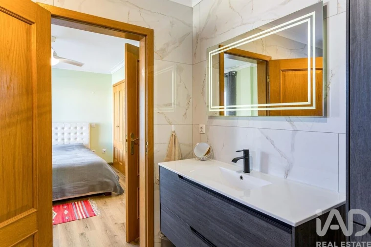 Apartamento T3 para Venda em Portimão Foto 16