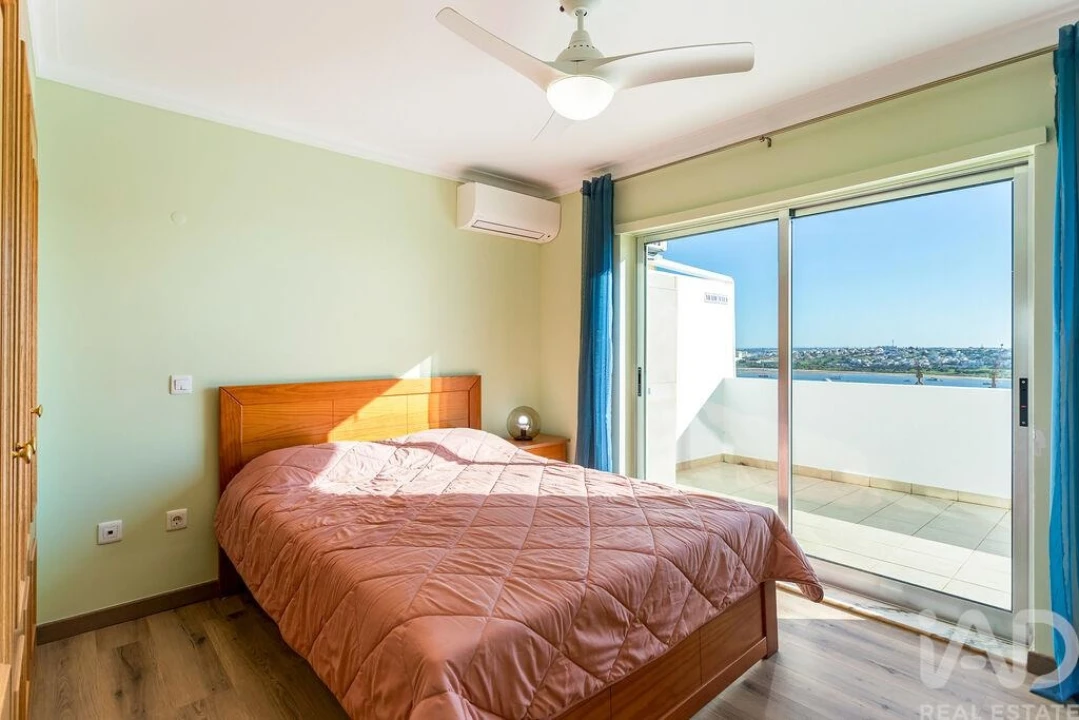 Apartamento T3 para Venda em Portimão Foto 18