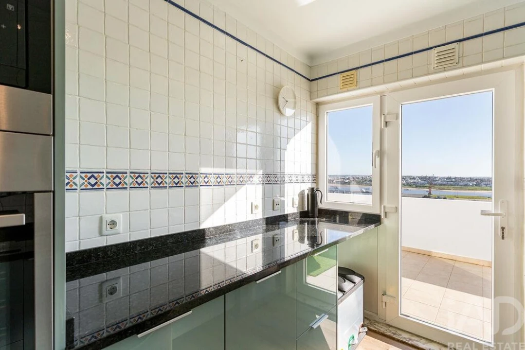 Apartamento T3 para Venda em Portimão Foto 3