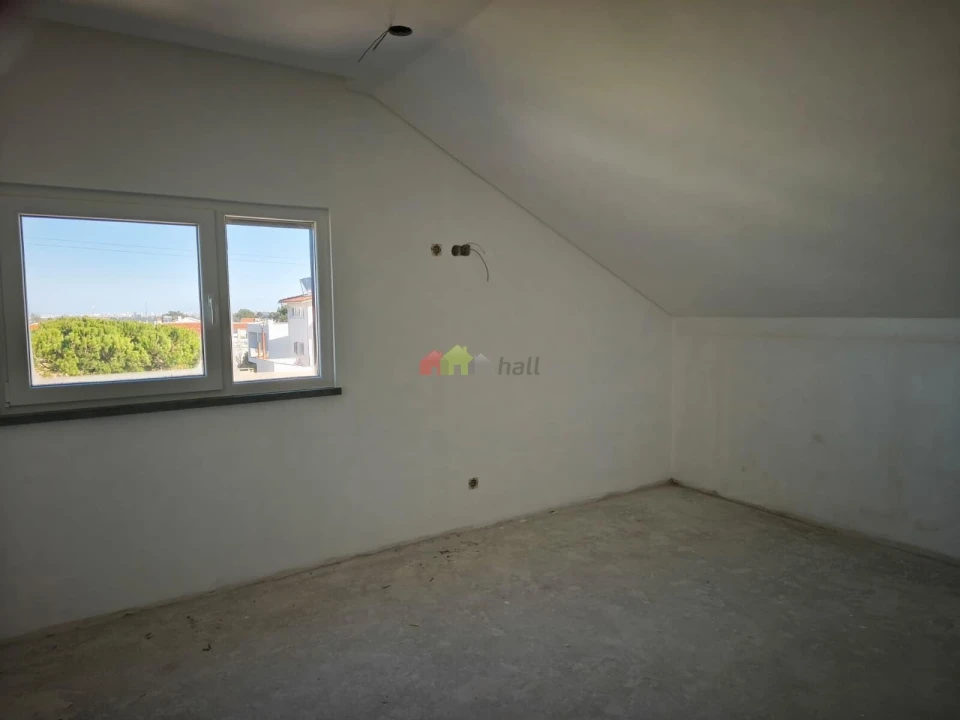 Moradia T4 para Venda em Fernao Ferro Foto 22