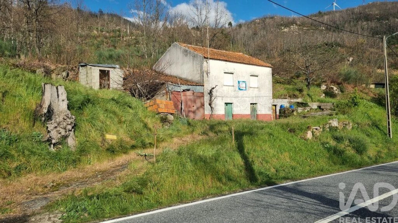 Quinta T2 para Venda em Famalicão Foto 1