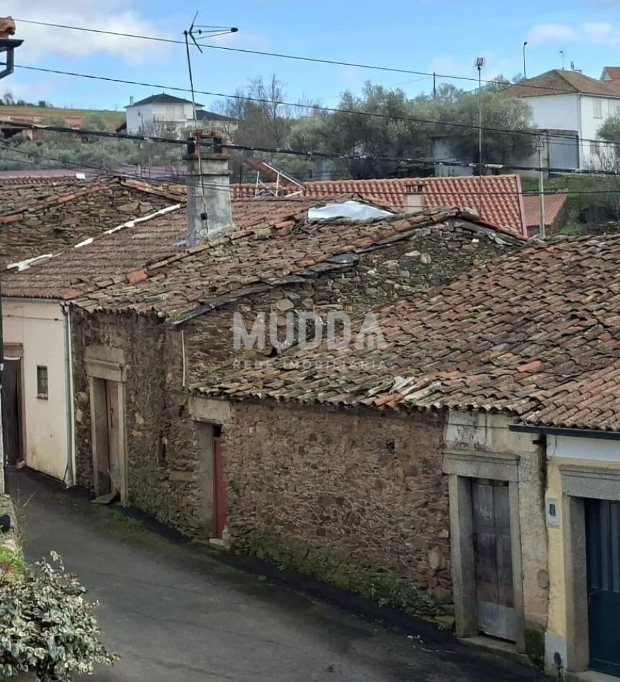 Moradia T2 para Venda em Pinelo Foto 4