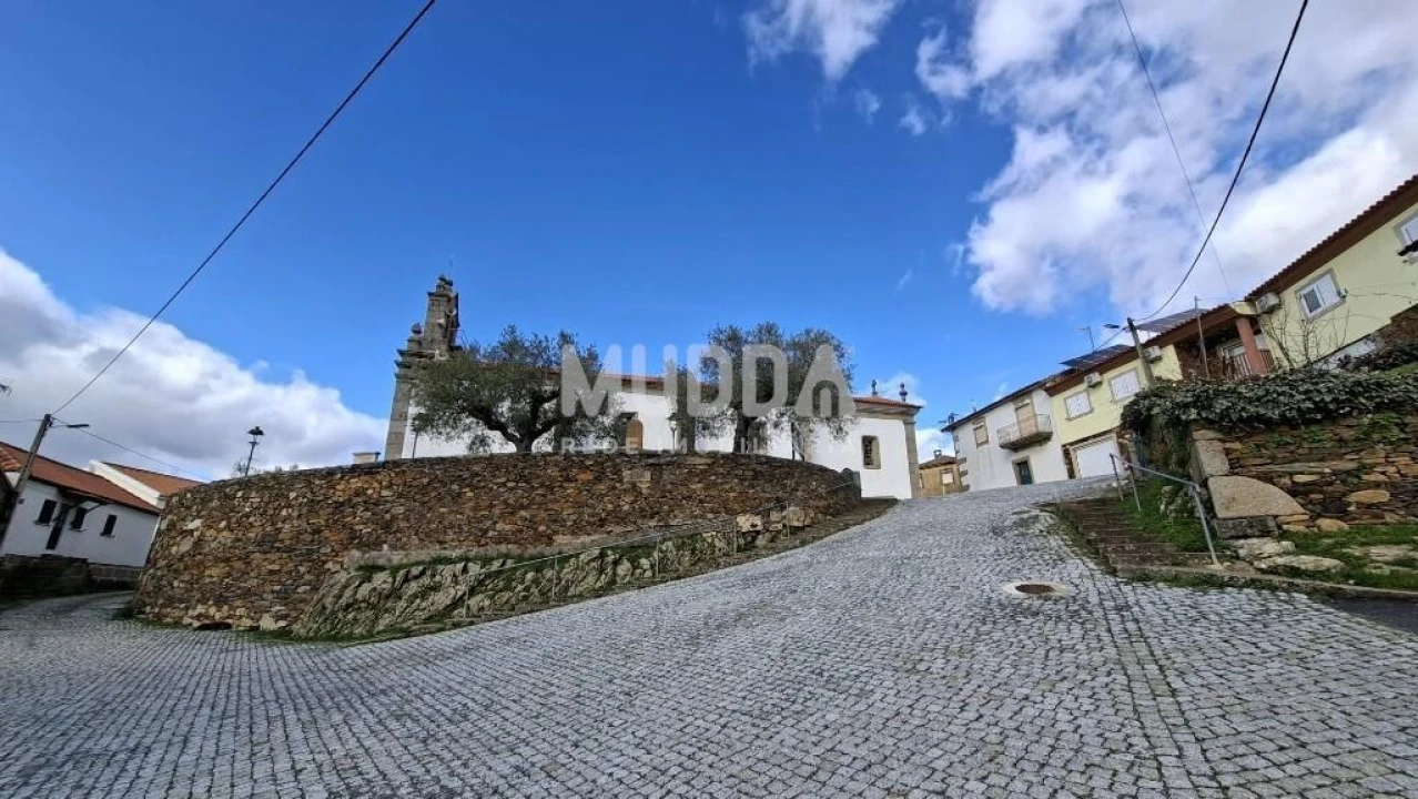 Moradia T2 para Venda em Pinelo Foto 12