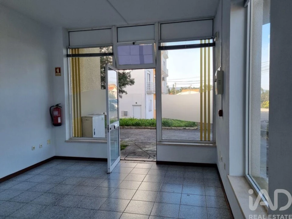 Loja para Arrendamento em Poiares (Santo Andre) Foto 14