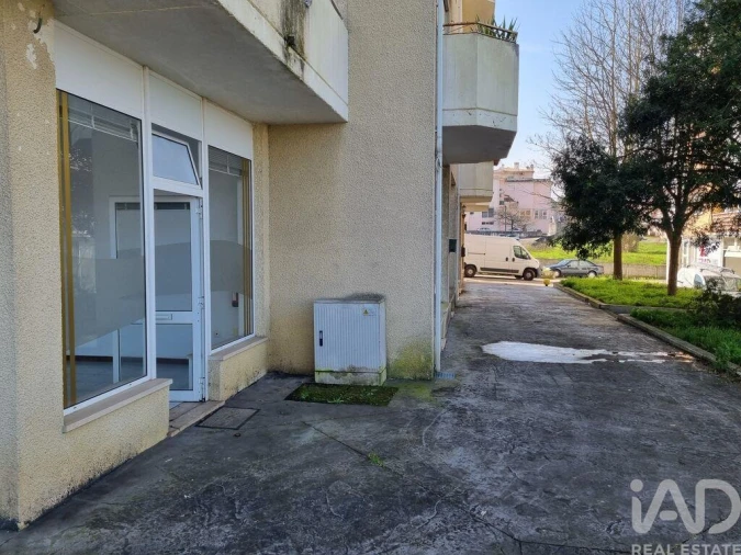 Loja para Arrendamento em Poiares (Santo Andre) Foto 6