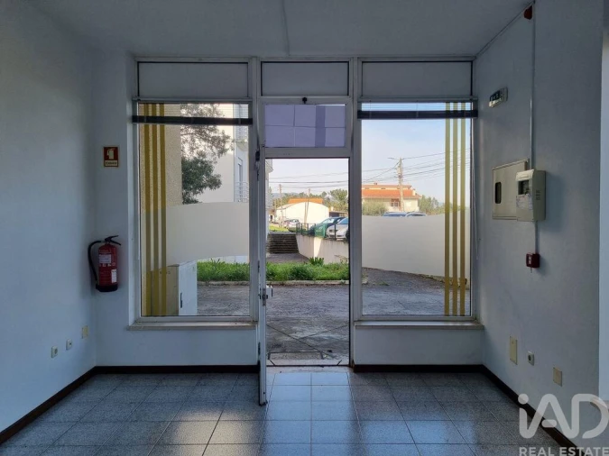 Loja para Arrendamento em Poiares (Santo Andre) Foto 15