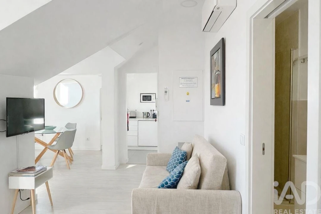 Apartamento T2 para Arrendamento em Santa Maria Maior Foto 2