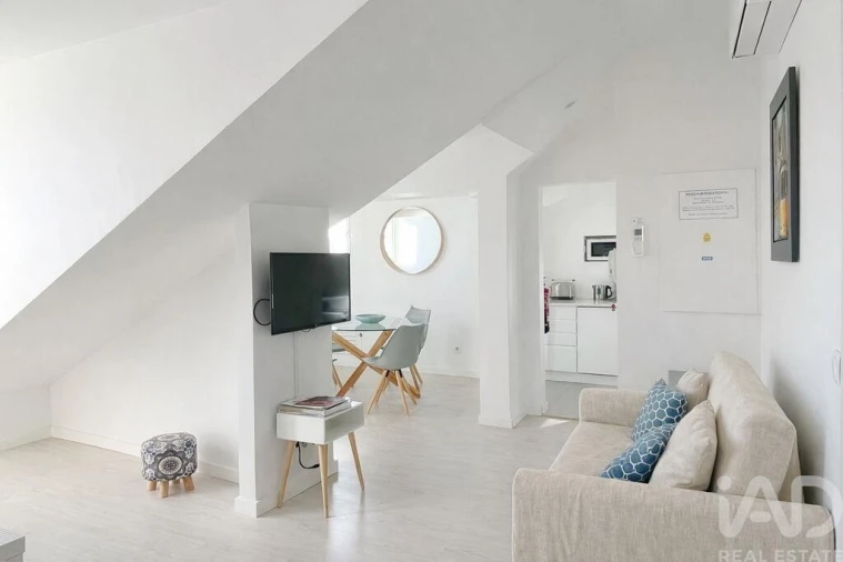 Apartamento T2 para Arrendamento em Santa Maria Maior