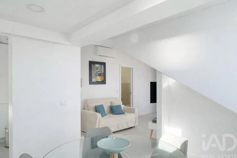 Apartamento T2 para Arrendamento em Santa Maria Maior Foto 3