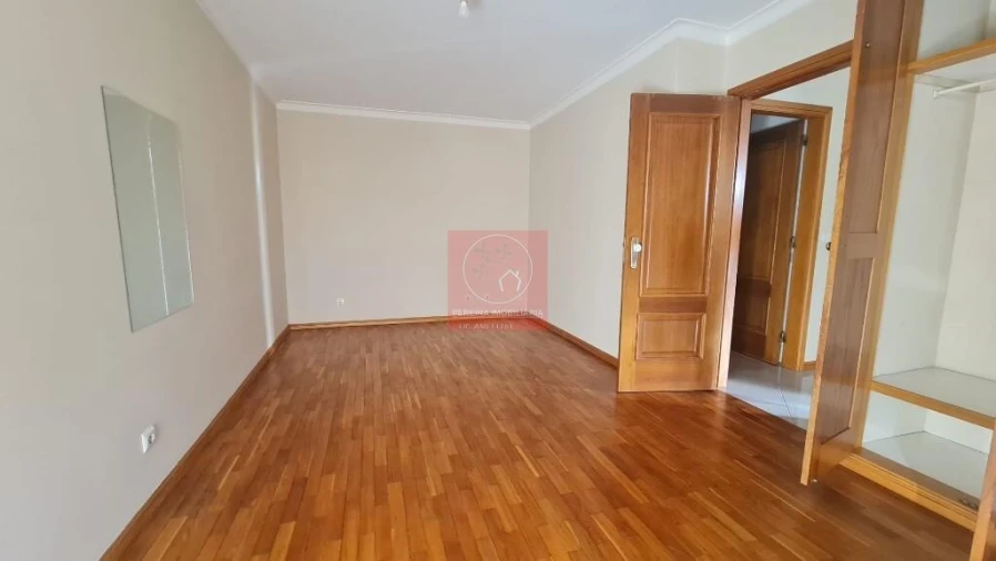 Apartamento T1 para Venda em Subportela, Deocriste e Portela Susã Foto 3
