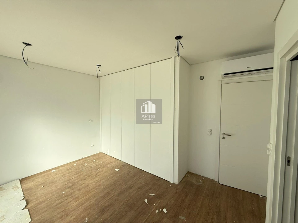 Moradia T4 para Venda em Fernao Ferro Foto 45