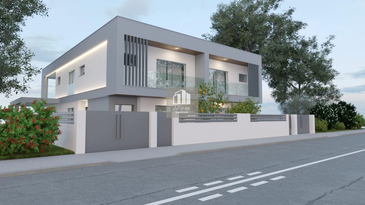 Moradia T4 para Venda em Fernao Ferro Foto 1