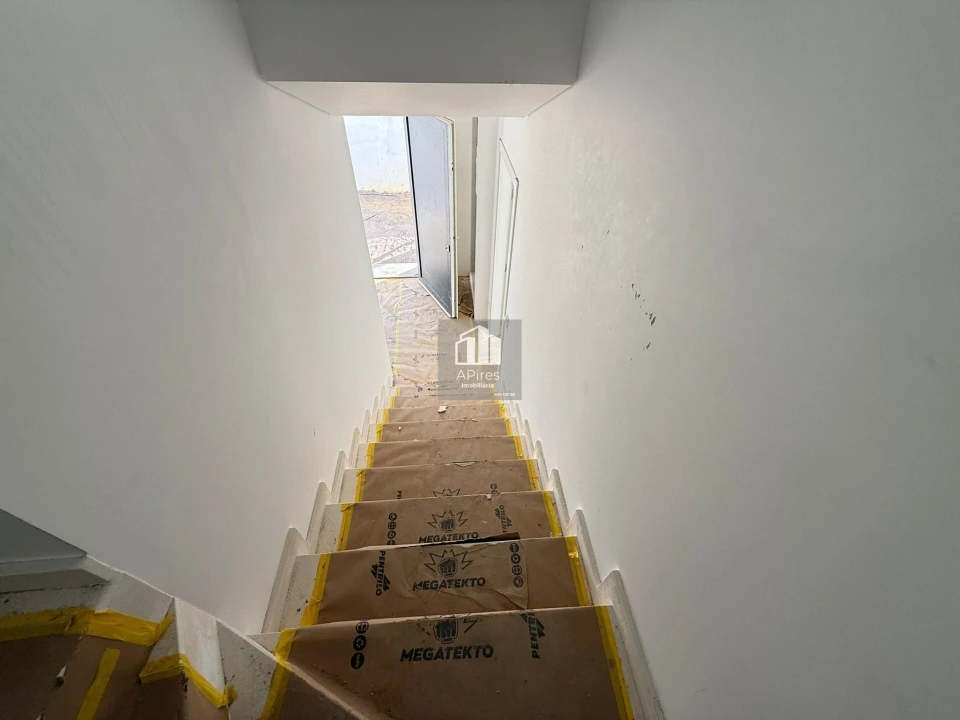 Moradia T4 para Venda em Fernao Ferro Foto 28