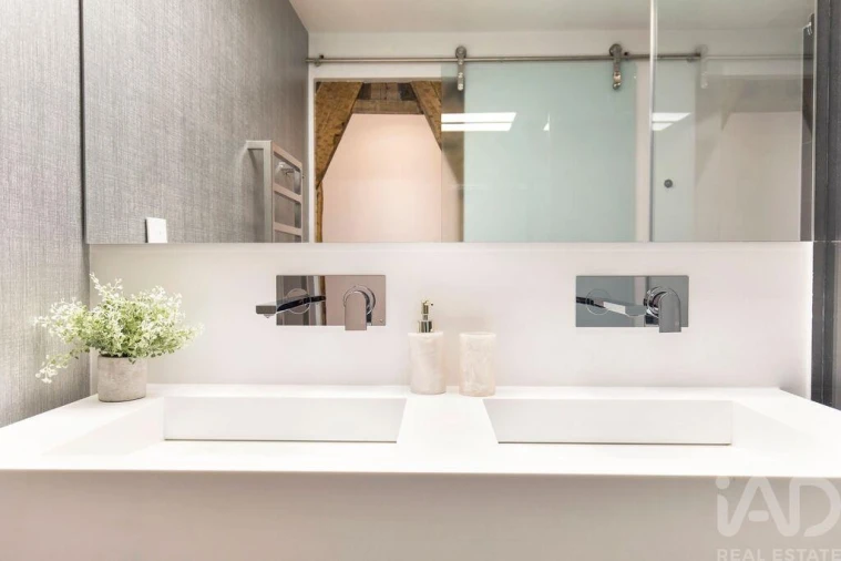 Apartamento T2 para Arrendamento em Santo António Foto 20