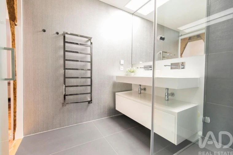 Apartamento T2 para Arrendamento em Santo António Foto 22