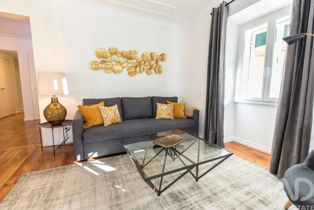 Apartamento T2 para Arrendamento em Santo António Foto 2