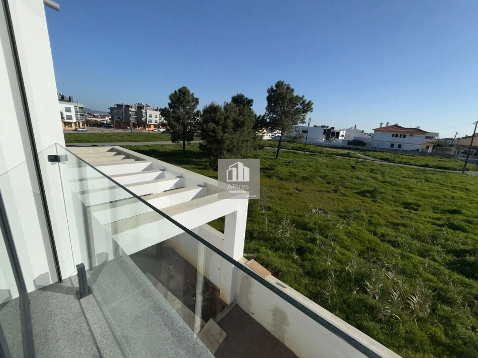 Moradia T4 para Venda em Fernao Ferro Foto 49