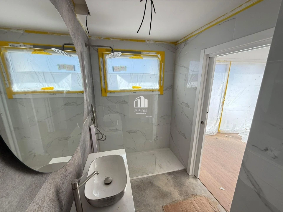 Moradia T4 para Venda em Fernao Ferro Foto 17