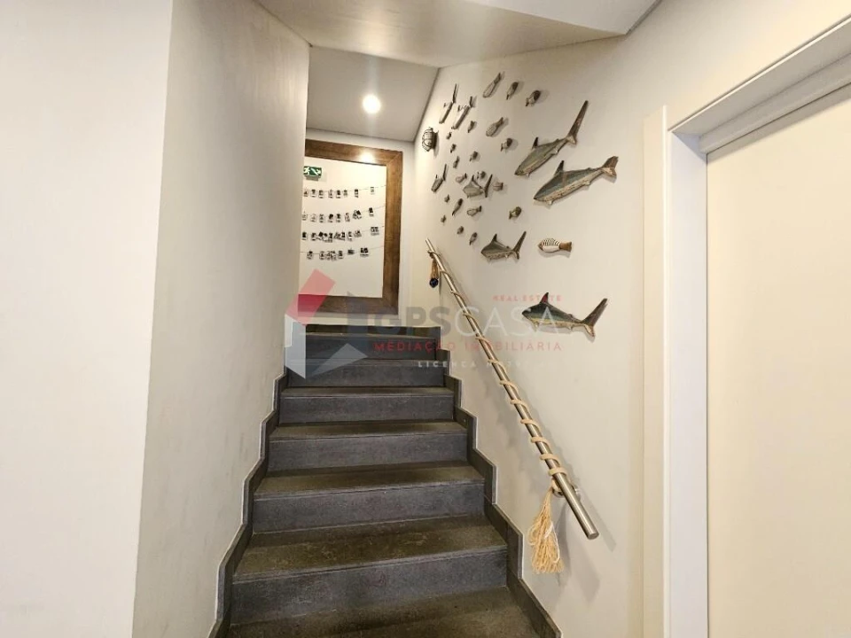 Prédio para Venda em Praia da Vitoria (Santa Cruz) Foto 19