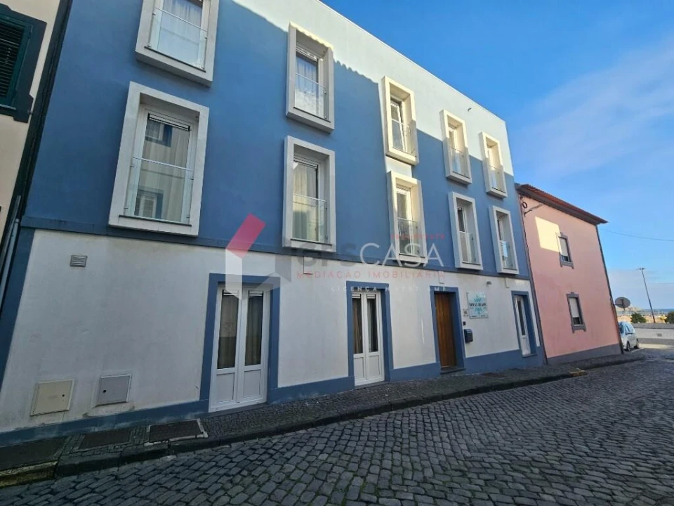 Prédio para Venda em Praia da Vitoria (Santa Cruz) Foto 1