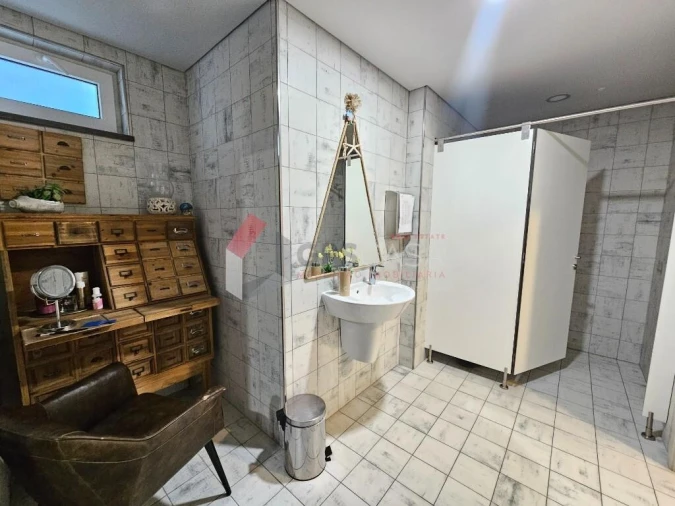 Prédio para Venda em Praia da Vitoria (Santa Cruz) Foto 8