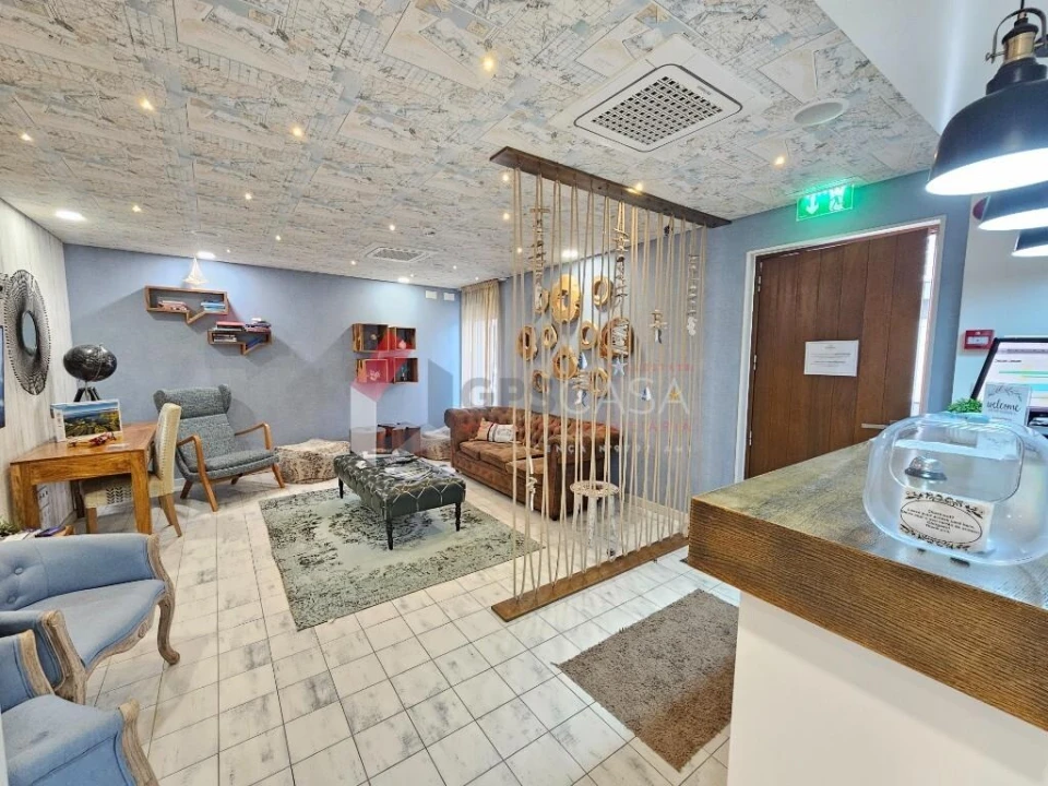 Prédio para Venda em Praia da Vitoria (Santa Cruz) Foto 2