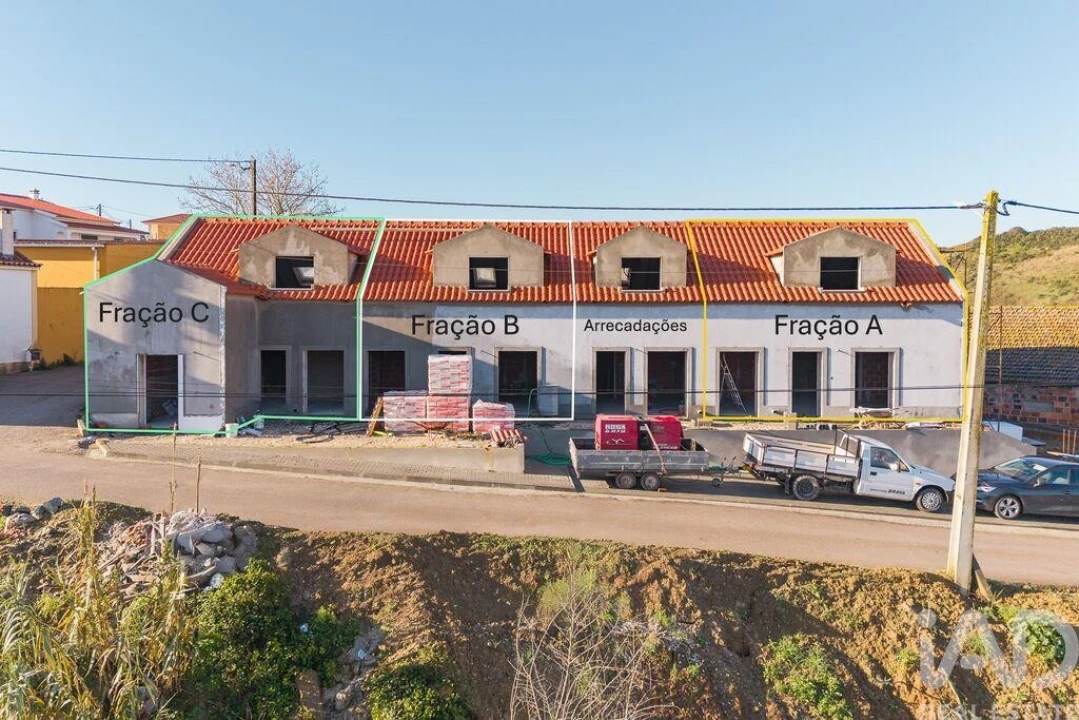 Moradia T2 para Venda em Ventosa Foto 1