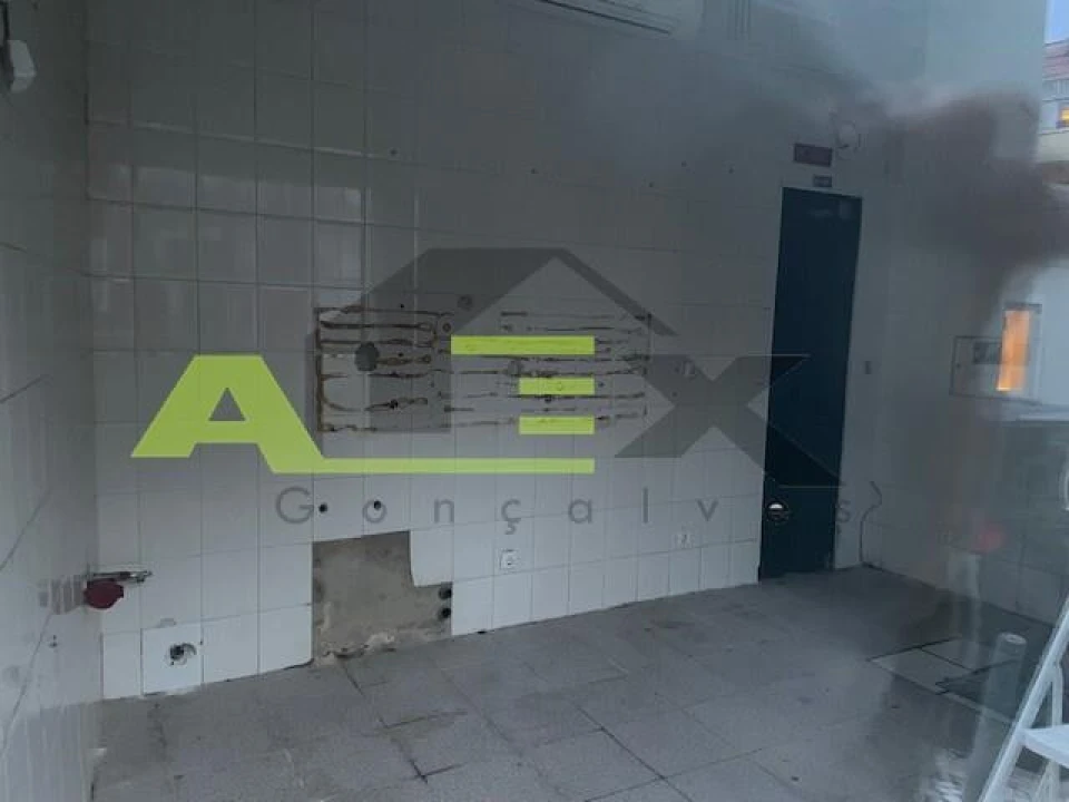 Loja para Arrendamento em Belém Foto 3