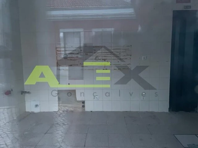 Loja para Arrendamento em Belém Foto 2