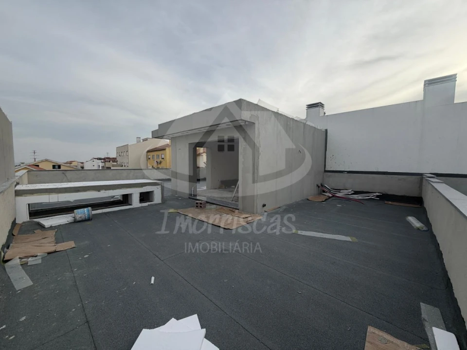 Moradia T4 para Venda em Santa Iria de Azoia, São João da Talha e Bobadela Foto 12