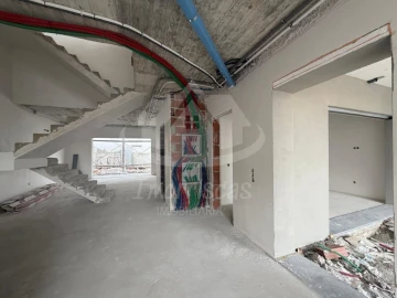 Moradia T4 para Venda em Santa Iria de Azoia, São João da Talha e Bobadela