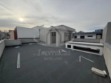 Moradia T4 para Venda em Santa Iria de Azoia, São João da Talha e Bobadela