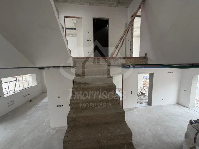 Moradia T4 para Venda em Santa Iria de Azoia, São João da Talha e Bobadela Foto 24