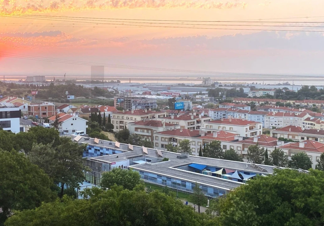 Apartamento T2 para Venda em Alverca do Ribatejo e Sobralinho Foto 1