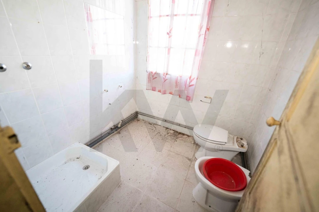 Moradia T3 para Venda em Casal Comba Foto 18