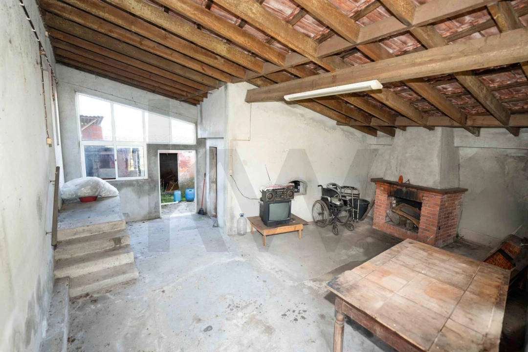 Moradia T3 para Venda em Casal Comba Foto 37